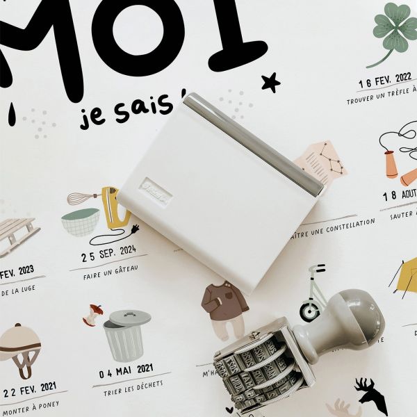 Coffret affiche à tamponner Moi je sais + porte affiche en bois