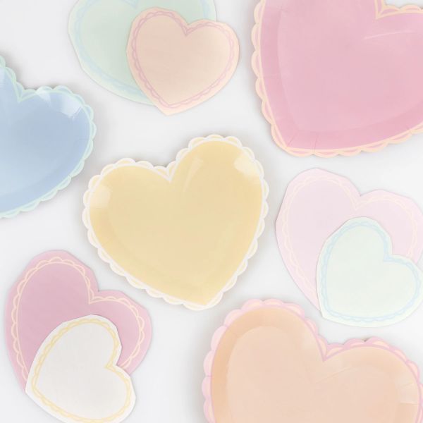 Lot de 8 assiettes Coeur pastel