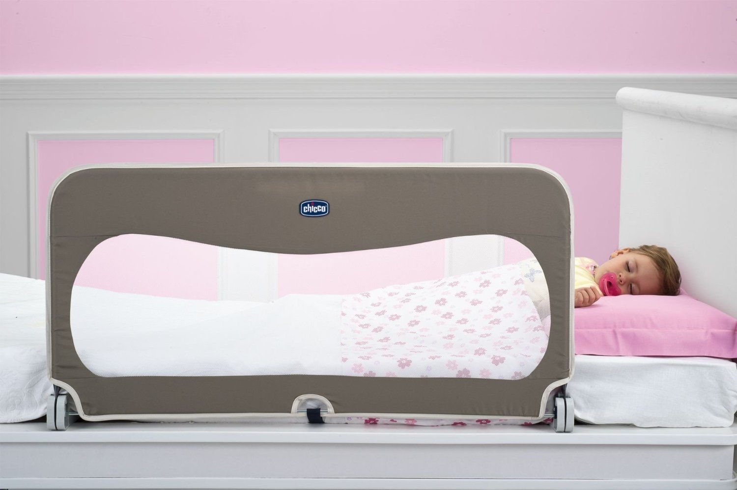Barrière de lit bébé