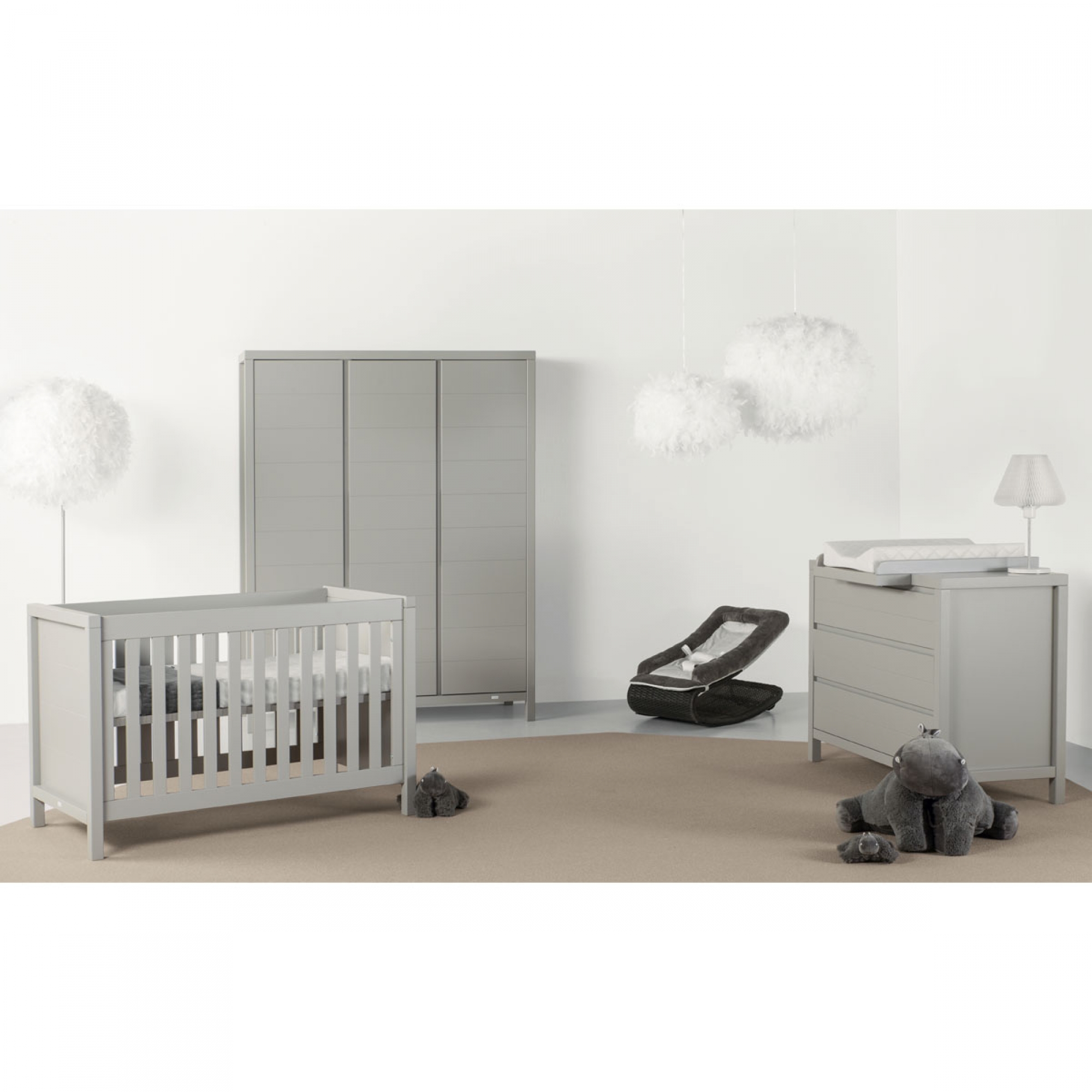 Quax Chambre Trio Lit Bebe 60x1 Cm Evolutif En Lit Junior Armoire Xl Commode Avec Plan A Langer Stripes Griffin Grey Made In Bebe