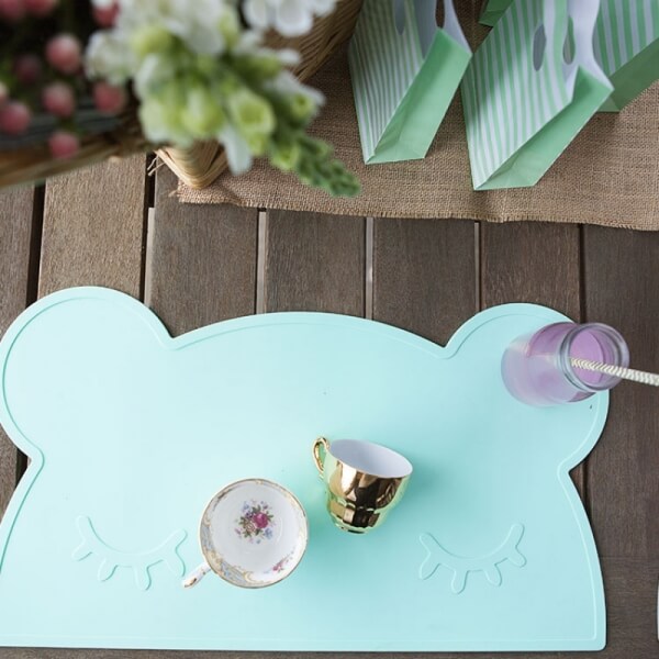 We Might Be Tiny Grand Set De Table En Silicone Ours Vert Menthe Made In Bebe