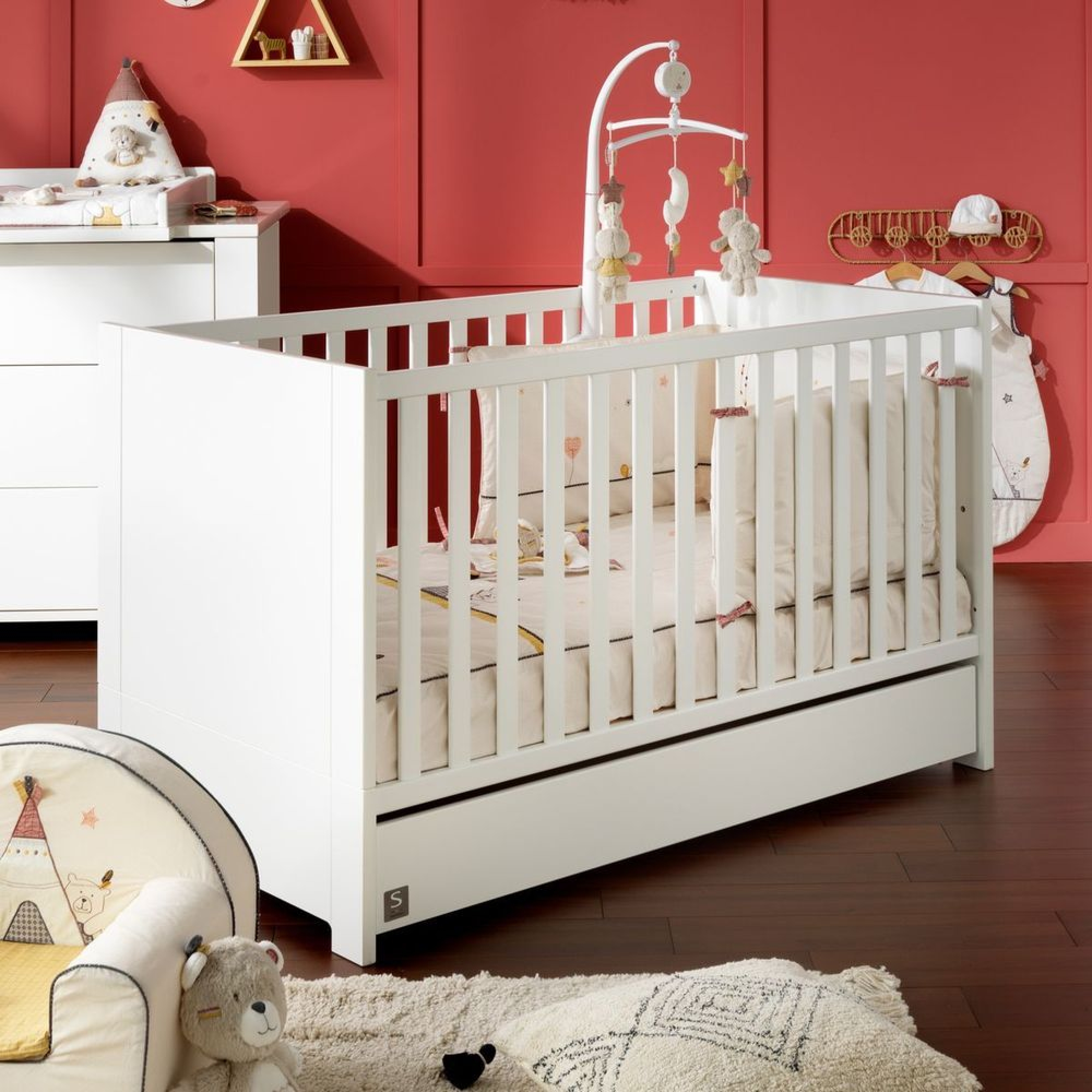 Chambre bébé complète Jazzy : lit 70x140, commode, armoire, Sauthon de  Sauthon