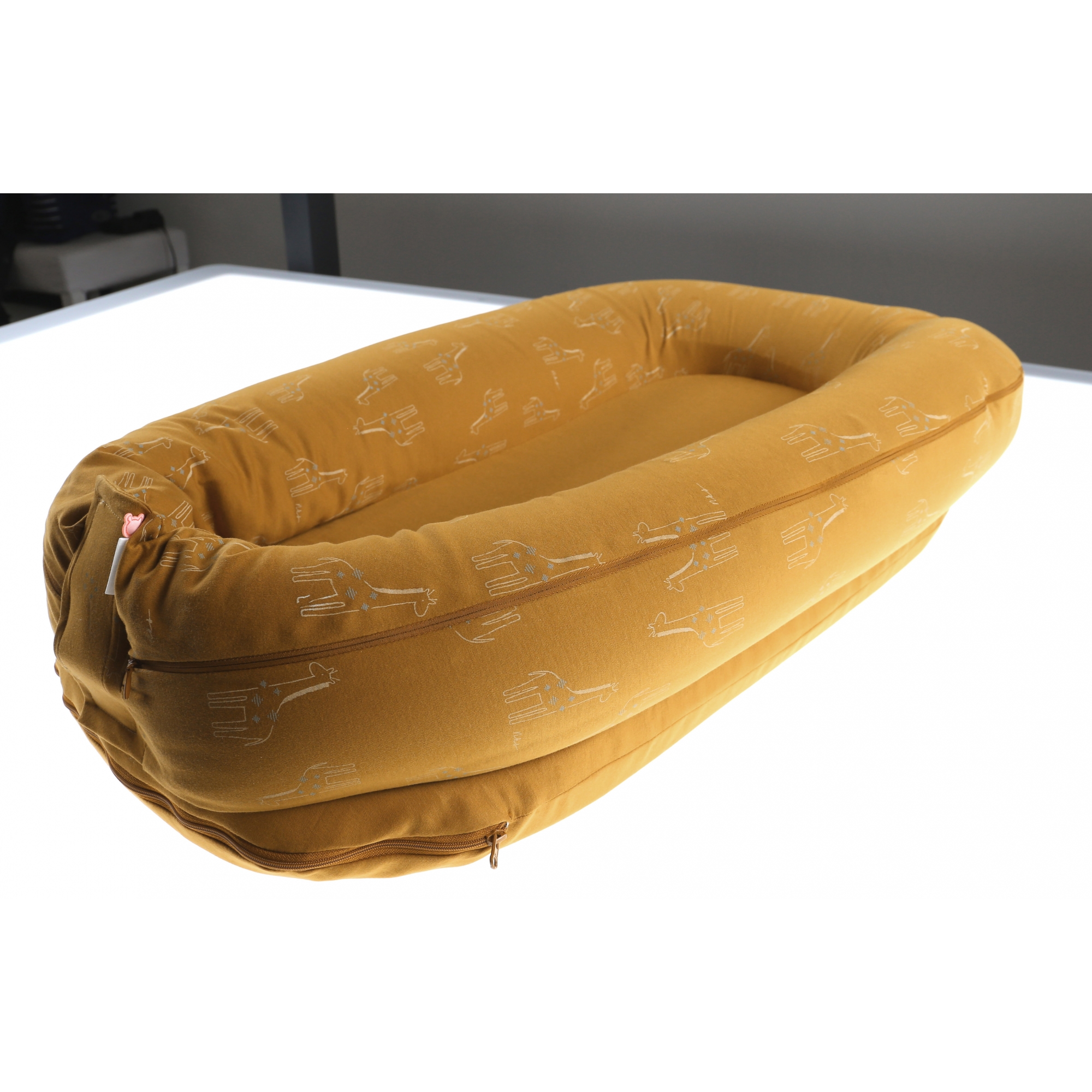 Reducteur De Lit Bebe Kokkoony Ocre Motif Girafe Made In Bebe