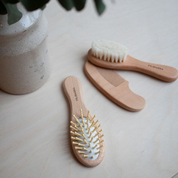 Kit brosses et peigne bébé en bois avec pochette coton