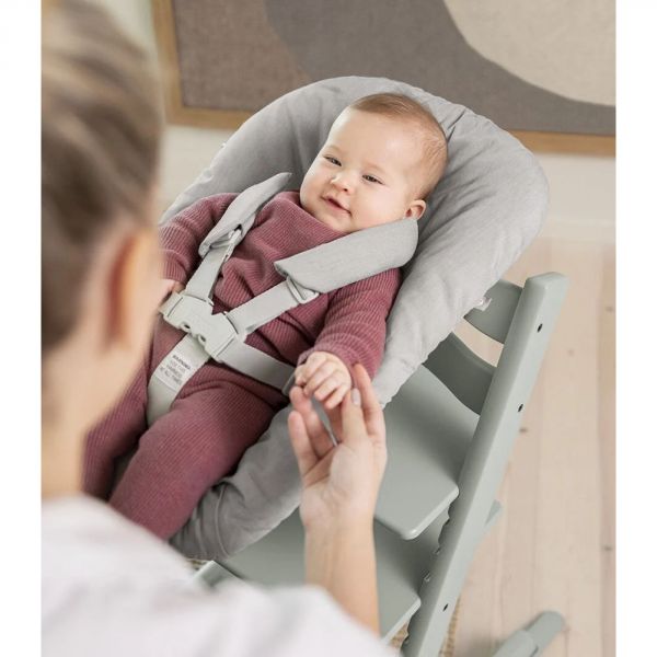 Pack chaise haute Tripp Trapp Hêtre Black + Newborn Set Gris